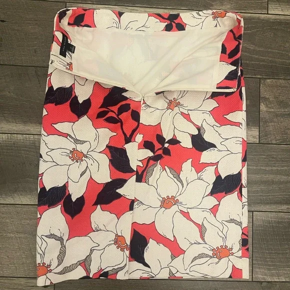Ann Taylor Pink Ivory Textured Floral Straight Pencil Skirt Sz 2 - Picture 5 of 6